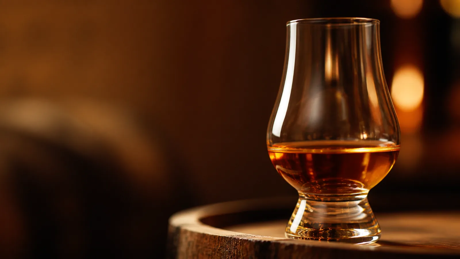 Verre à whisky en forme de tulipe